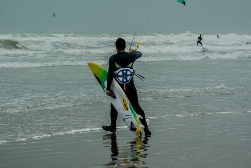kite surfing kite surfer waves