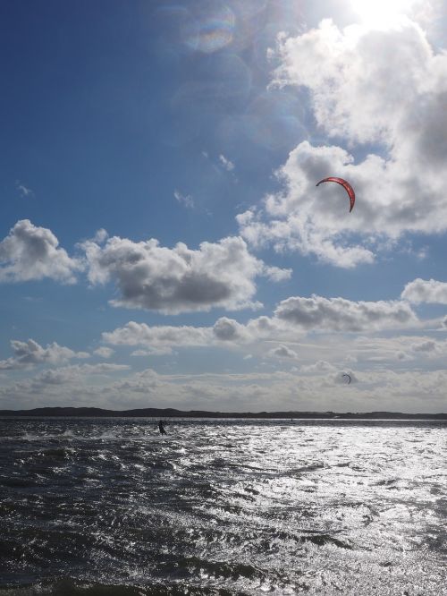 kite surfing kitesurfer kiteboarding