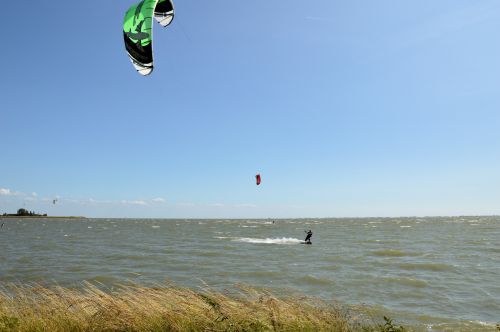 Kitesurfing