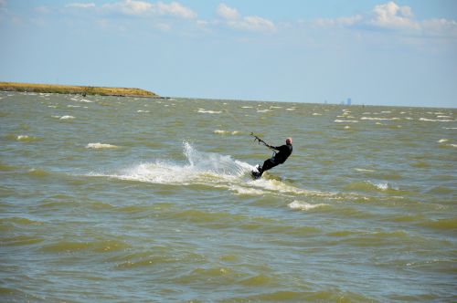 Kitesurfing