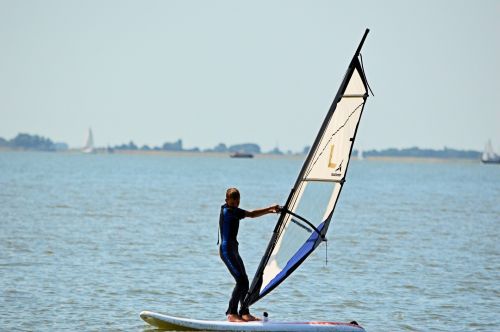 Kitesurfing