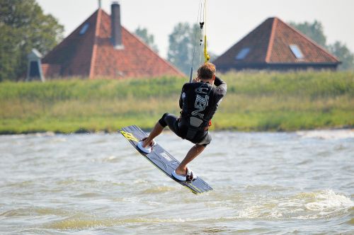 Kitesurfing