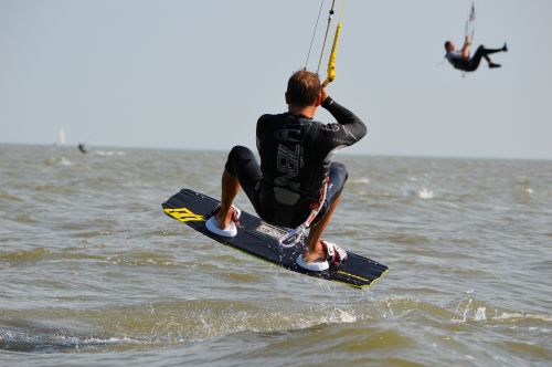 Kitesurfing