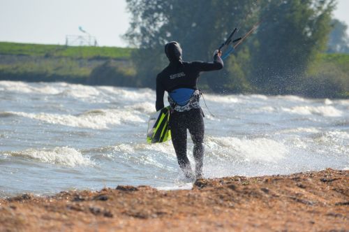 Kitesurfing