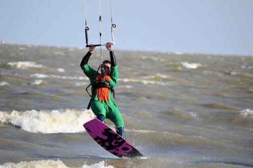 Kitesurfing