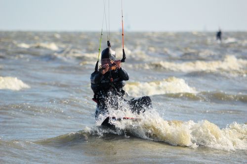 Kitesurfing