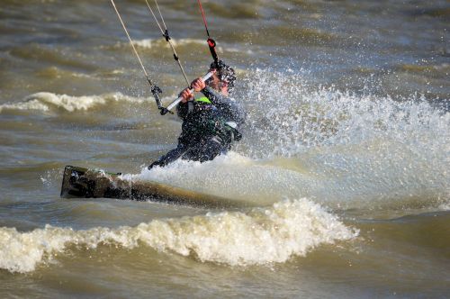 Kitesurfing