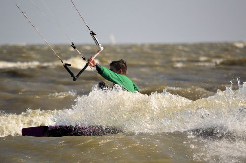 Kitesurfing