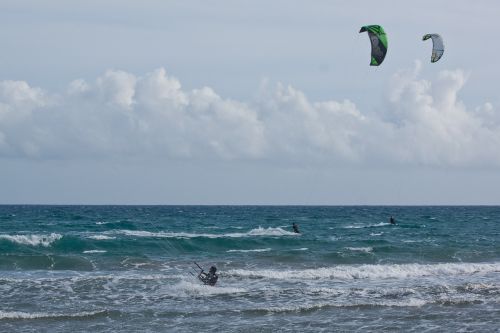 kitesurfer kite surfing kiters