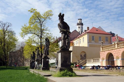 klášterec castle garden