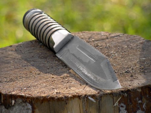 knife blade steel arms