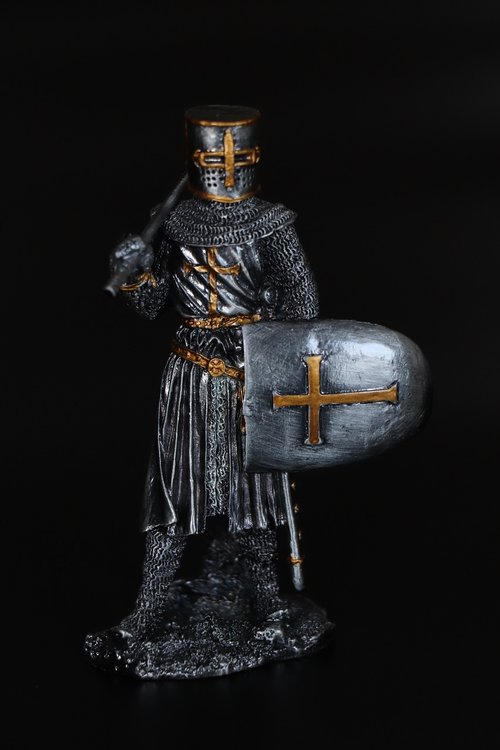 knight  crusader  sword