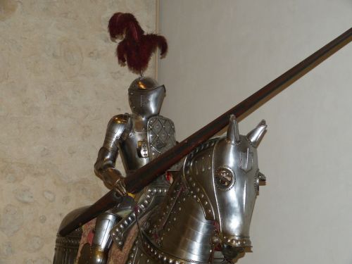 knight armor horse