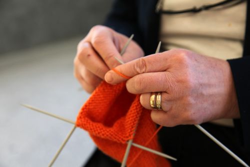 knitting senior citizen weave