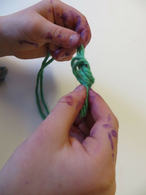knot yarn thread