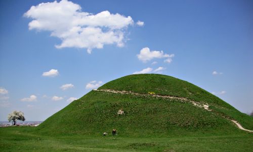 kraków poland krakus mound
