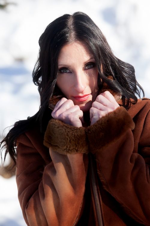 woman portrait brunette