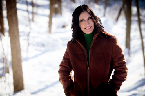 woman portrait brunette