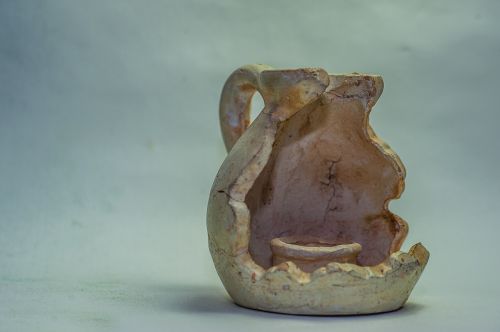 krug broken ceramic