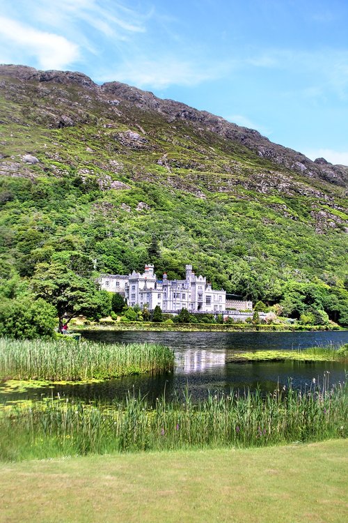 kylemore  abbey  connemara