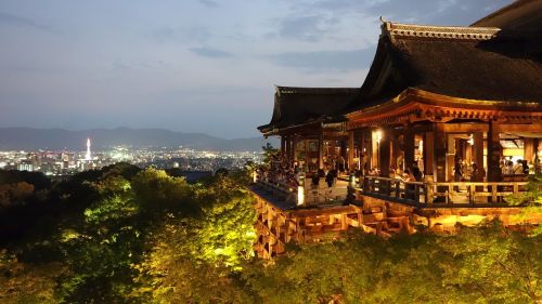 kyoto kiyomizu-dera temple night view