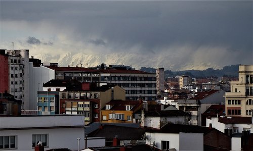 la sierra del aramo  asturias  snowy mountain