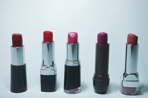 labial red silver