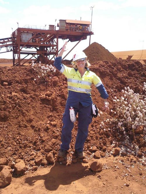 laboring mining working