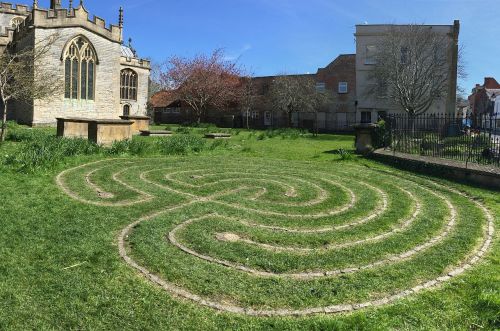 labyrinth glastonbury grass