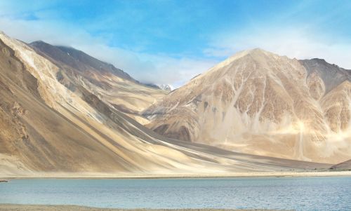 ladakh mountains river