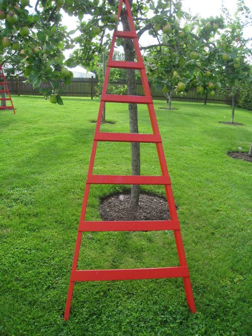 ladder art red