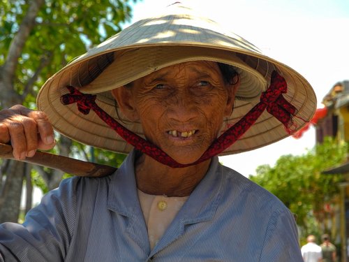 lady street vendor  hue  vietnam