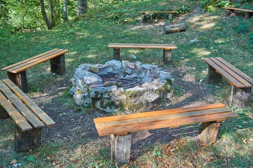 lagerfeur  benches  adventure