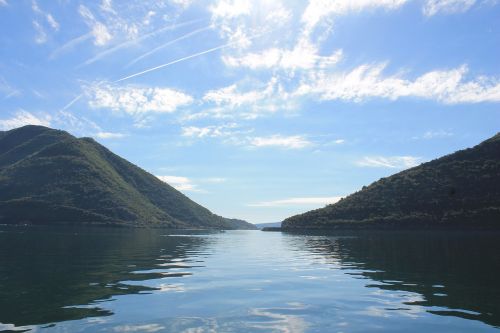 lake sky water