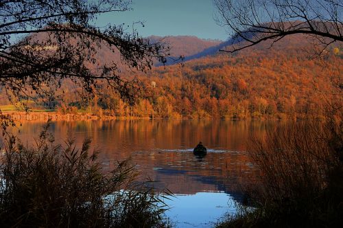 lake water autumn