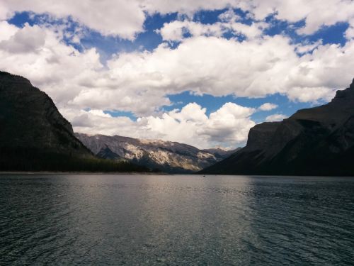 lake mountains nature