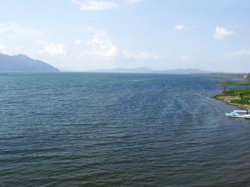 lake horizon boat