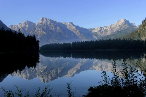 lake water mirroring