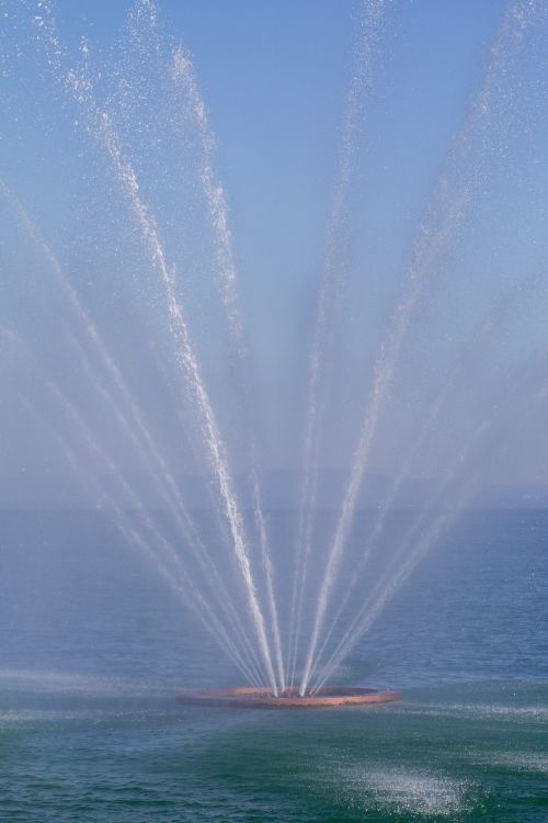 lake fountain