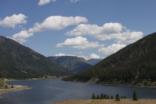 lake mountains landscape