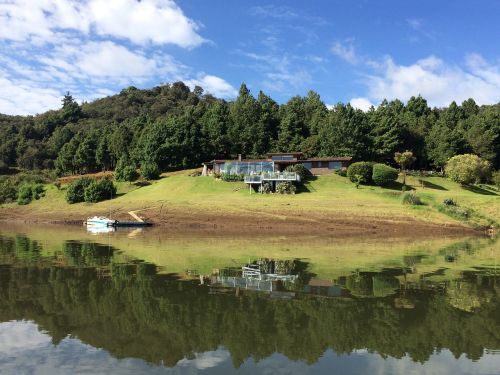 lake house colombia