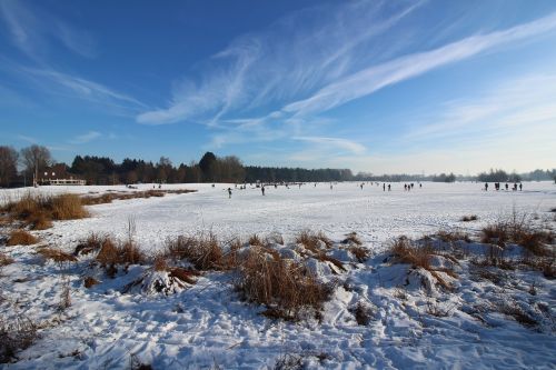 lake frozen cold