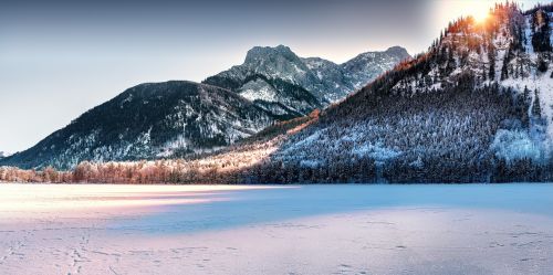 lake mountains wintry