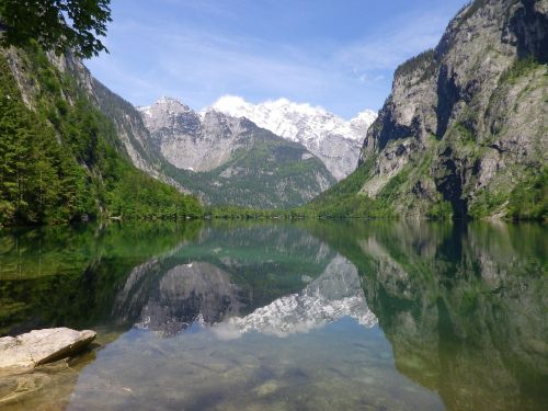 lake mountains mirroring