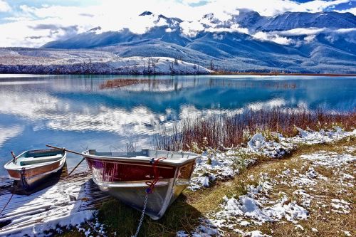 lake wilderness boats