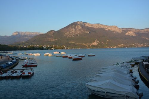 lake annecy water