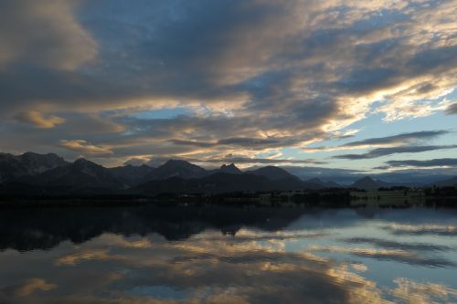 lake reflections mountain panorama