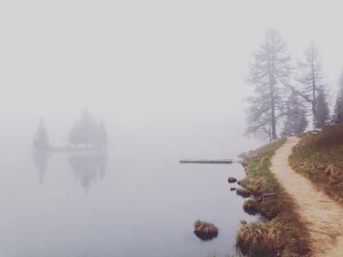lake fog morning