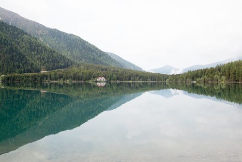 lake mirroring reflection