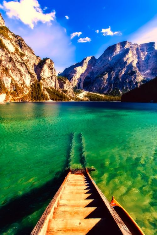 lake mountains italy